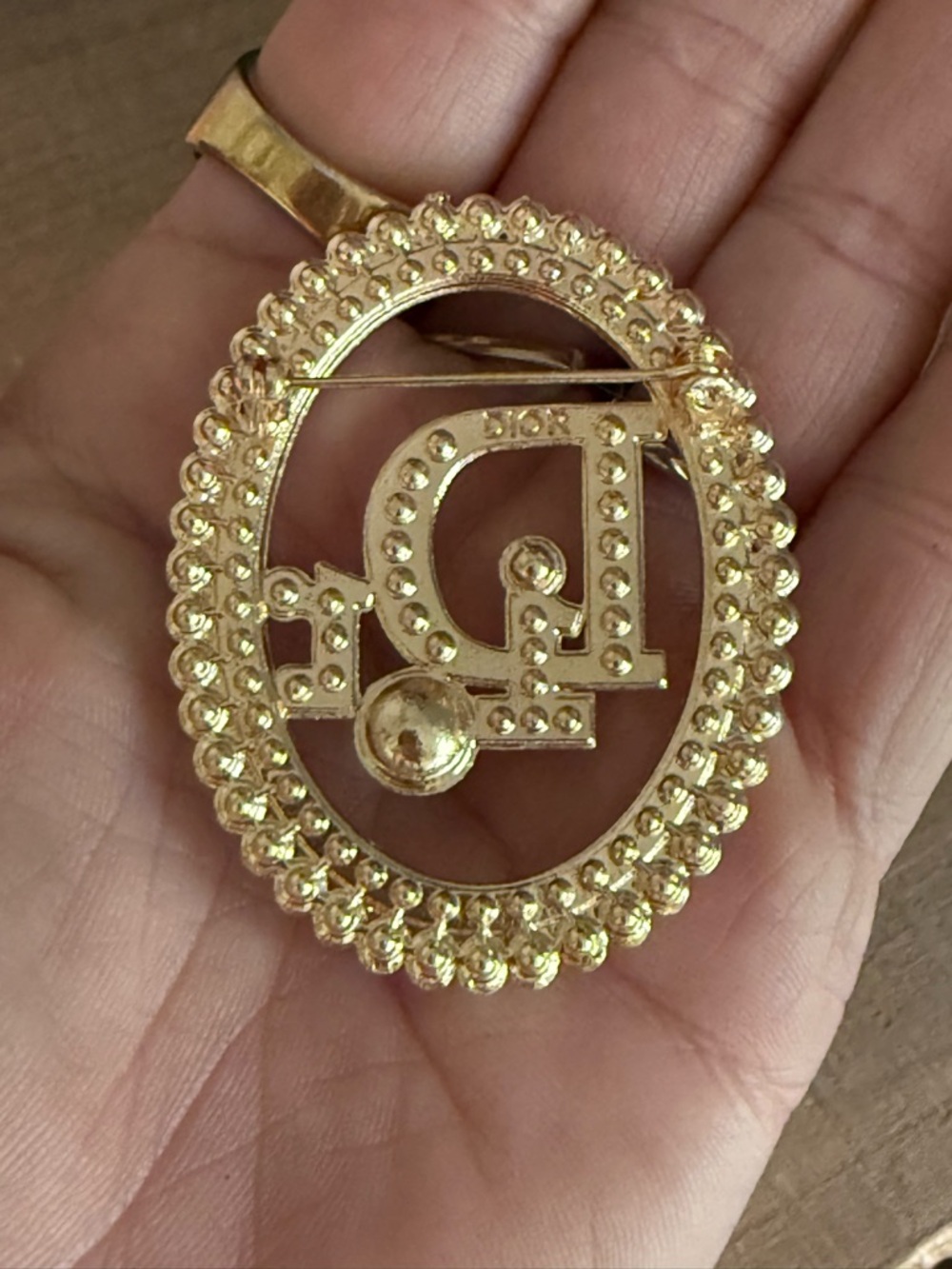 Gold Tone Pearl & Rhinestone Oval Brooch – Dior Style Statement - Picture 7 of 7